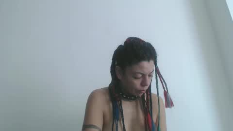 Latinacoka online show from 11/07/25, 01:22