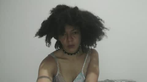 Latinacoka online show from 05/04/26, 01:23