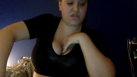 Snapshot of latinagoddess_isa chatting on 09/23/25, 11:52 latinagoddess_isa online show from 09/23/25, 11:52