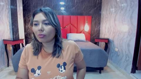 EMMA   online show from 11/17/25, 02:34