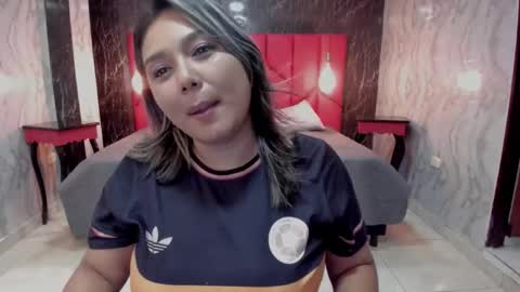 EMMA   online show from 11/18/25, 02:54