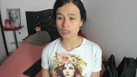 Snapshot of latinaqueen023 chatting on 04/28/26, 03:50 Luna online show from 04/28/26, 03:50