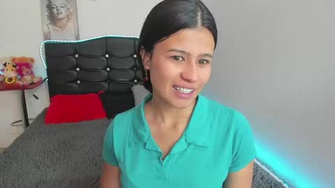 Snapshot of latinaqueen023 chatting on 05/04/26, 04:03 Luna online show from 05/04/26, 04:03