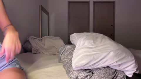 Hi -  online show from 02/14/25, 03:11