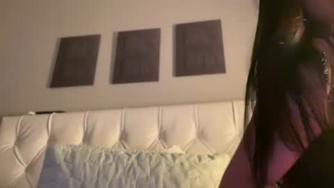 Snapshot of latinella chatting on 07/11/26, 05:21 Hi - online show from 07/11/26, 05:21
