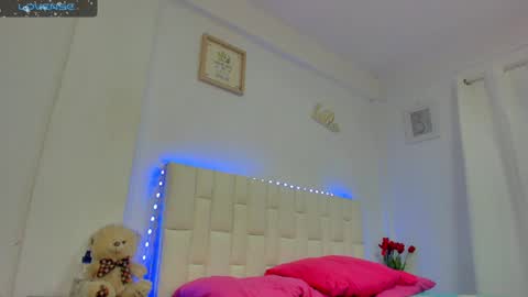 Vanessa online show from 10/10/25, 02:10