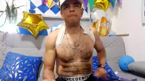 Snapshot of latinmartin254 chatting on 09/26/25, 01:20 latinmartin254 online show from 09/26/25, 01:20