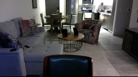 Snapshot of latinnous chatting on 12/25/24, 10:37 QS - INDEPENDENT MODEL online show from 12/25/24, 10:37