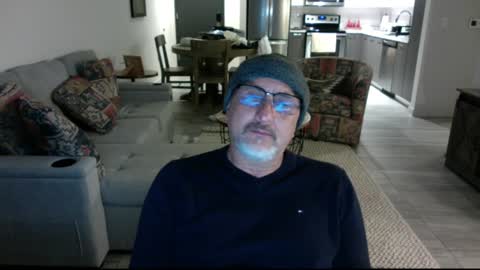 Snapshot of latinnous chatting on 01/16/25, 09:48 QS - INDEPENDENT MODEL online show from 01/16/25, 09:48