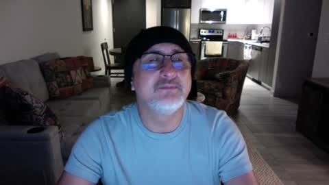 Snapshot of latinnous chatting on 01/18/25, 02:36 QS - INDEPENDENT MODEL online show from 01/18/25, 02:36