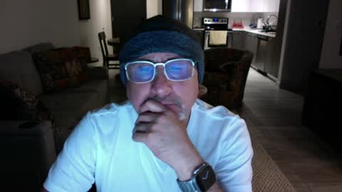 Snapshot of latinnous chatting on 01/21/25, 06:22 QS - INDEPENDENT MODEL online show from 01/21/25, 06:22