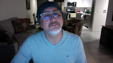 Snapshot of latinnous chatting on 01/24/25, 06:24 QS - INDEPENDENT MODEL online show from 01/24/25, 06:24