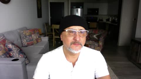 Snapshot of latinnous chatting on 02/16/25, 04:32 QS - INDEPENDENT MODEL online show from 02/16/25, 04:32