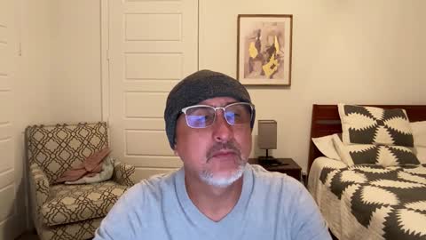 Snapshot of latinnous chatting on 10/13/25, 02:55 QS - INDEPENDENT MODEL online show from 10/13/25, 02:55