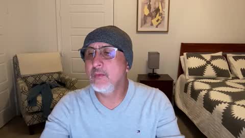 Snapshot of latinnous chatting on 10/16/25, 02:34 QS - INDEPENDENT MODEL online show from 10/16/25, 02:34