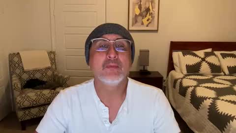 Snapshot of latinnous chatting on 10/20/25, 02:34 QS - INDEPENDENT MODEL online show from 10/20/25, 02:34