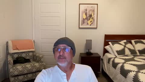 Snapshot of latinnous chatting on 10/23/25, 05:40 QS - INDEPENDENT MODEL online show from 10/23/25, 05:40