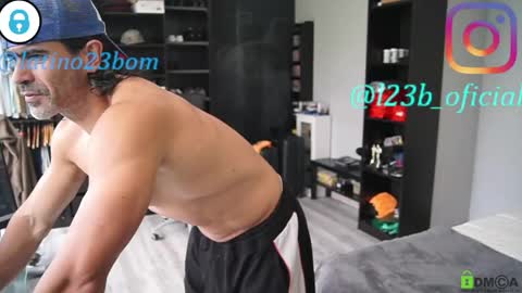 Snapshot of latino23bom chatting on 05/01/26, 11:04 sam online show from 05/01/26, 11:04