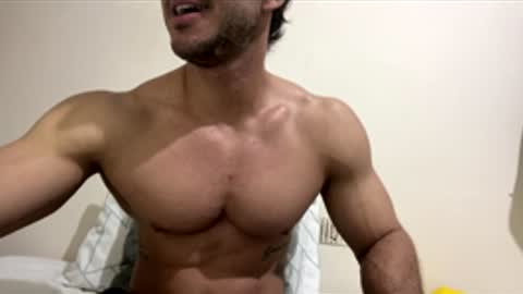 latino_rodri online show from 04/20/26, 01:14