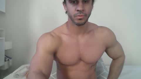 latino_rodri online show from 04/29/26, 06:28