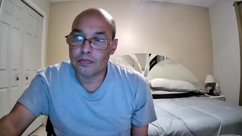 Snapshot of latinoinfla chatting on 10/01/25, 01:55 latinoinfla online show from 10/01/25, 01:55