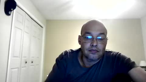 Snapshot of latinoinfla chatting on 10/10/25, 01:48 latinoinfla online show from 10/10/25, 01:48
