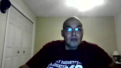 Snapshot of latinoinfla chatting on 10/26/25, 10:36 latinoinfla online show from 10/26/25, 10:36