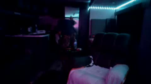 latniter online show from 01/10/25, 08:18