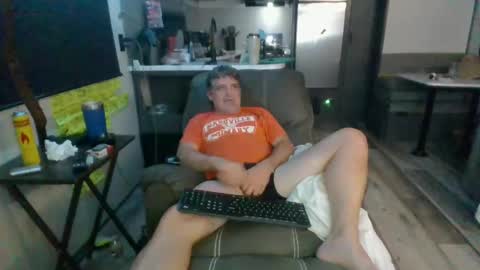 latniter online show from 10/08/25, 06:22