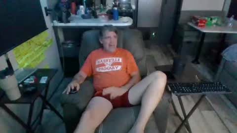 latniter online show from 10/21/25, 03:51