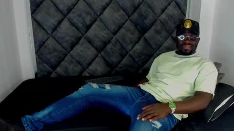 LEANDRO online show from 09/27/25, 03:22