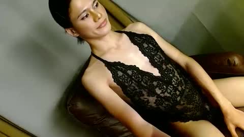 latrina_ online show from 04/04/26, 10:40