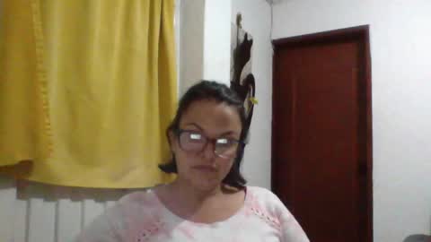 Laura online show from 06/10/26, 01:50
