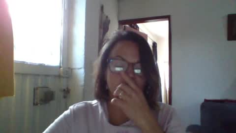 Laura online show from 06/14/26, 09:06