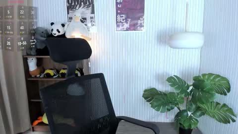 laukyubey1 online show from 02/02/26, 08:29