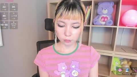 laukyubey1 online show from 04/17/26, 08:56