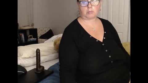 LauLauMa online show from 09/15/25, 03:50