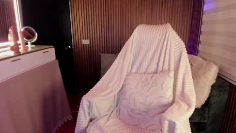 laura cruz online show from 02/15/26, 04:31