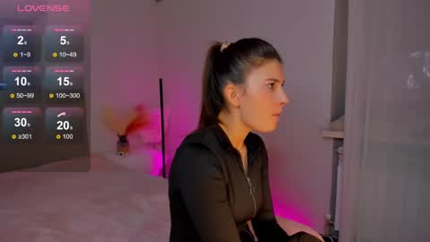 Laura online show from 02/18/25, 09:32