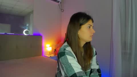 Laura online show from 09/24/25, 05:33