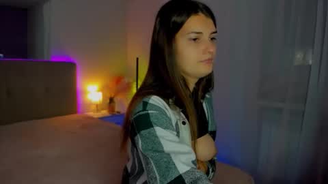 Laura online show from 09/26/25, 06:06