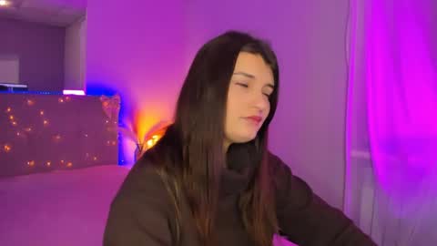 Laura online show from 04/20/26, 04:59