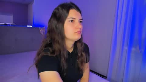 Laura online show from 05/17/26, 04:54