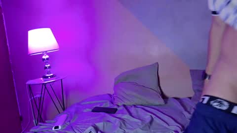 laura_and_kevin online show from 09/18/25, 03:47