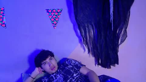 laura_and_kevin online show from 10/11/25, 02:15