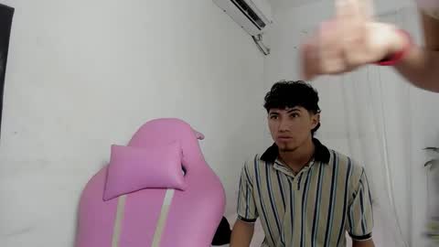 laura_and_kevin online show from 01/07/26, 08:44