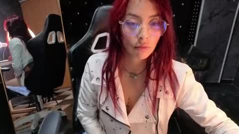 Snapshot of laura_b_ chatting on 05/30/26, 03:36 laura_b_ online show from 05/30/26, 03:36