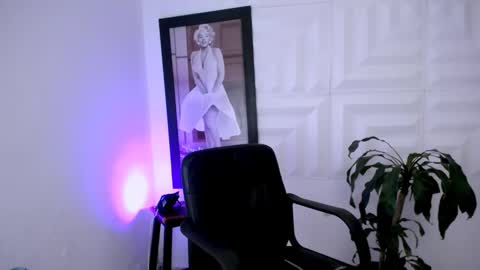 LAURA online show from 11/13/25, 05:34