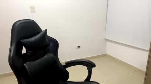 laura online show from 10/11/25, 12:32