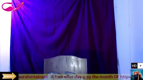 Snapshot of laura_fountain_ chatting on 01/23/25, 11:15 weedcam Curly Laura OF online show from 01/23/25, 11:15